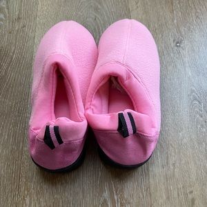 Brand New Unisex Memory Foam Slippers Size Small 5/6